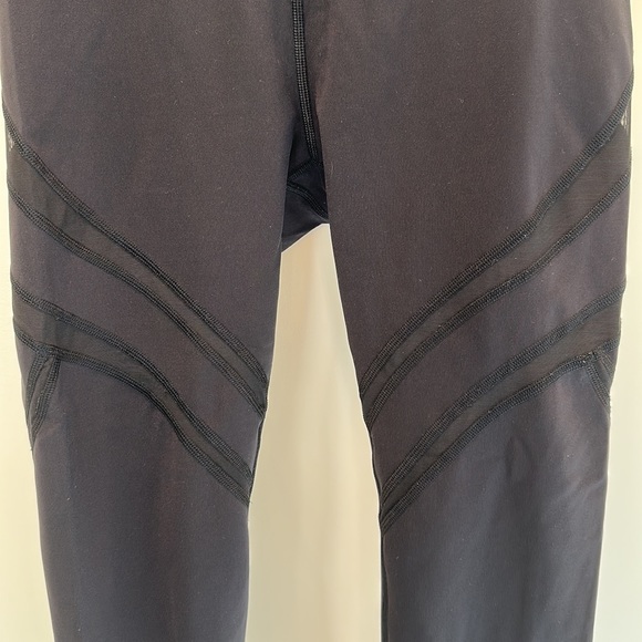 LULULEMON black high rise crop leggings - Picture 8 of 9